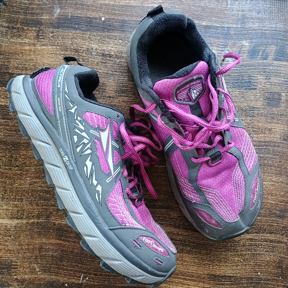 Altra Lone Peak 3.5 Trail Running Hiking Shoes Women's Size 9 Gray Pink